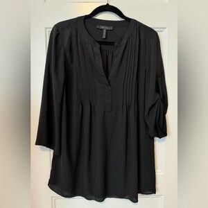 BCBG MAX AZRIA BLACK FLOWY TOP
 SIZE SMALL